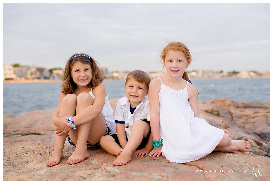 Beach Family Photo Session | CT Shoreline family photographer | Children's photographers | Kelli Dease Photography | www.kellidease.com