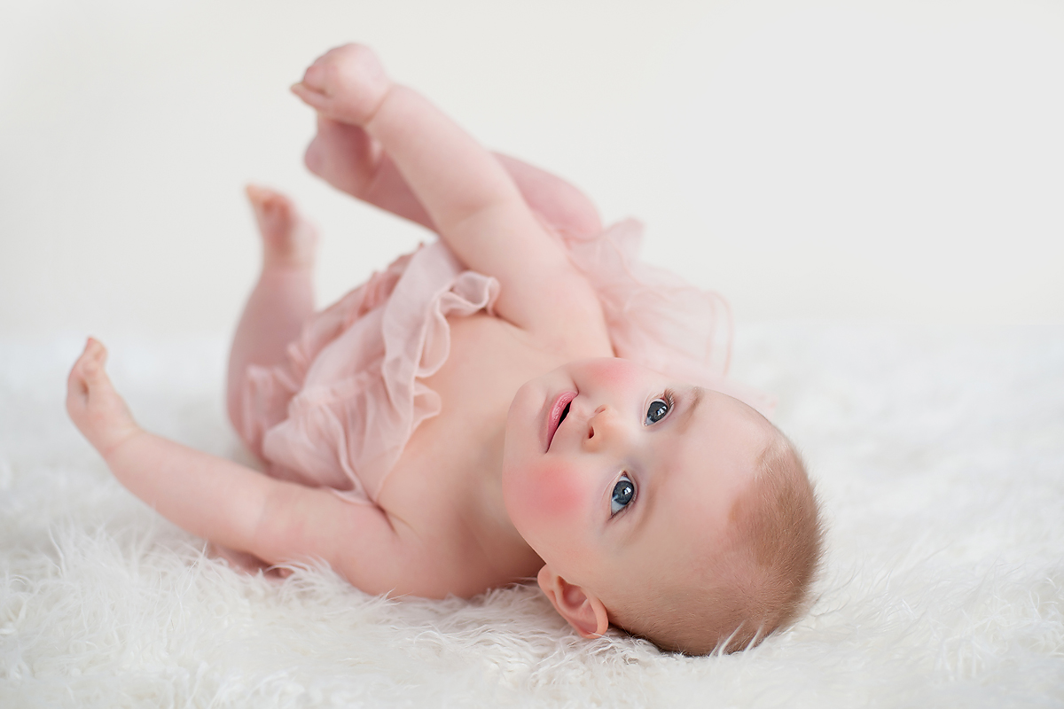 6 to 9 month photos baby girl