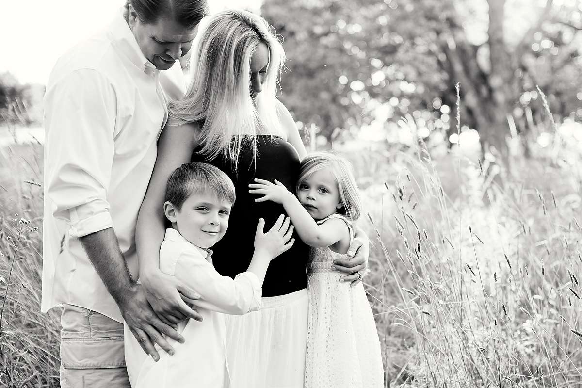 FAMILY MATERNITY AND PREGNANCY PHOTOGRAPHERS
