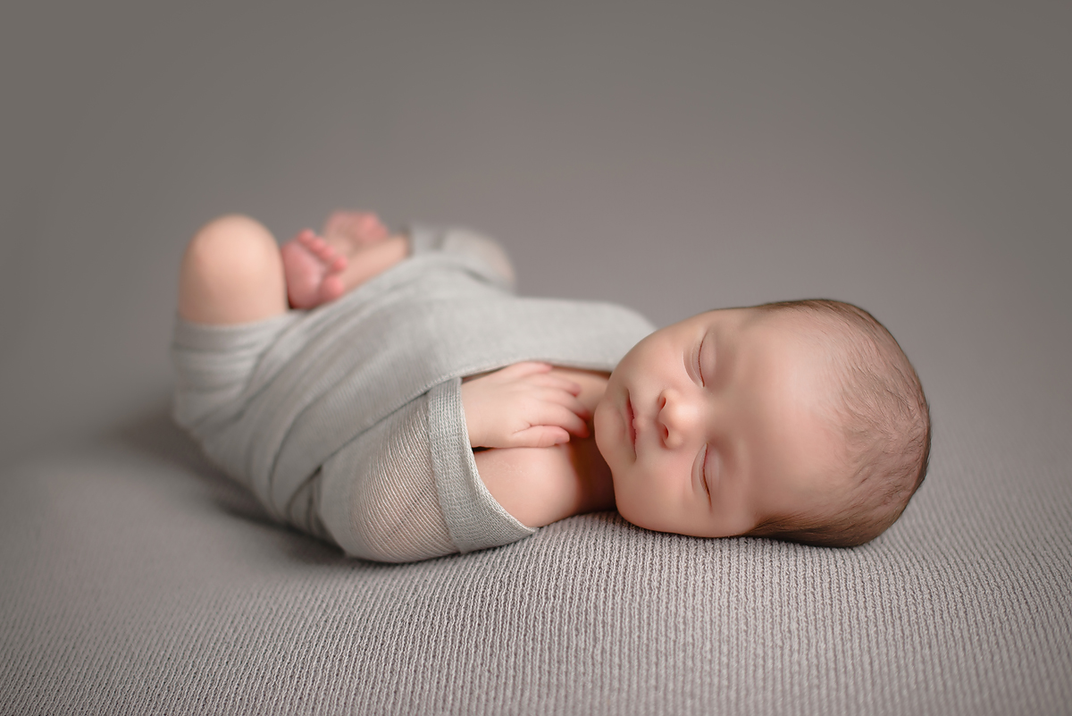 Natural professional baby photos | West Hartford | Granby | Farmington | Top CT newborn photographer Kelli Dease