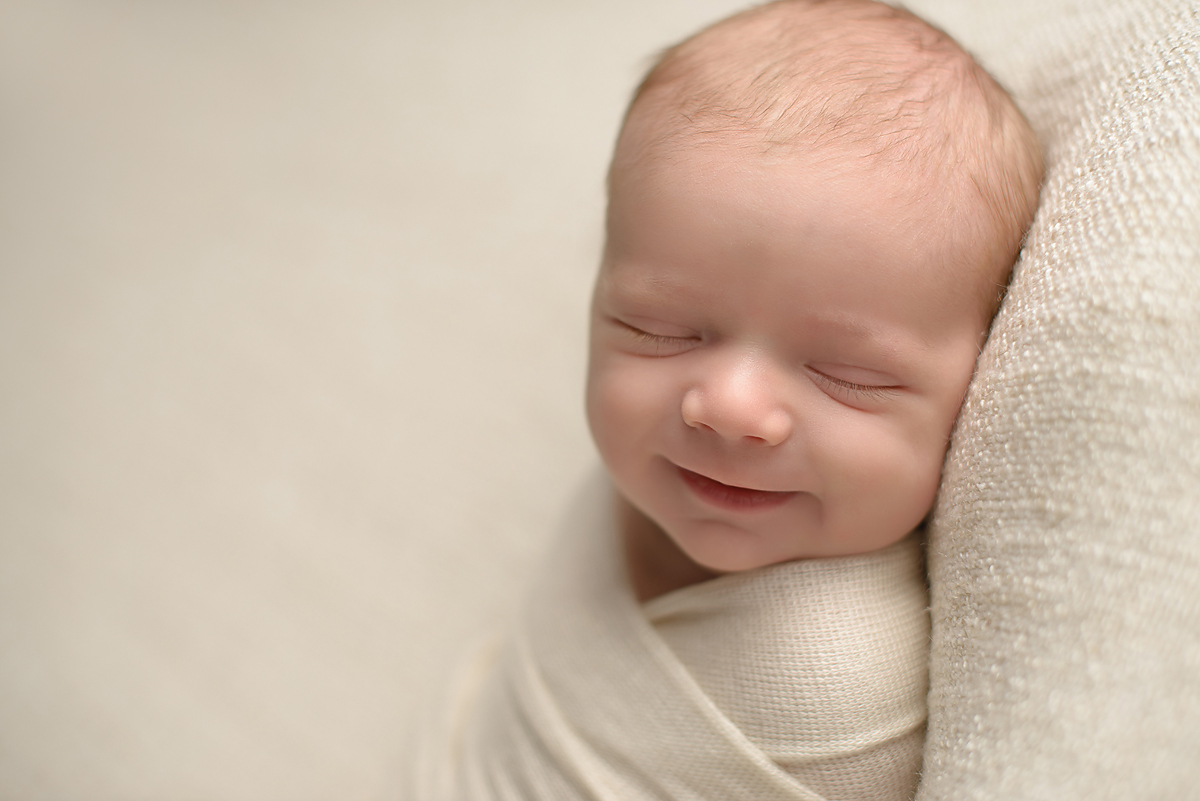 Natural baby photos in soft neutral tones | West Hartford | Granby | Farmington | Top CT newborn photographer Kelli Dease