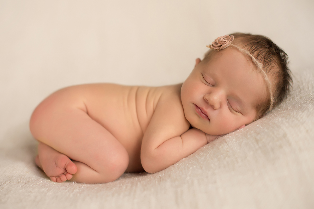 Natural newborn photos in soft neutral tones | West Hartford | Granby | Farmington | Top CT newborn photographer Kelli Dease