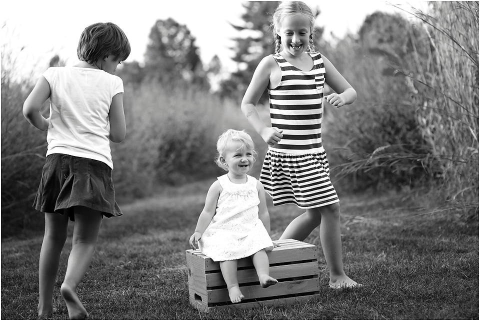 West Hartford Childrens Photo Session | Farmington CT family photographer | Sisters | Kelli Dease Photography | www.kellidease.com