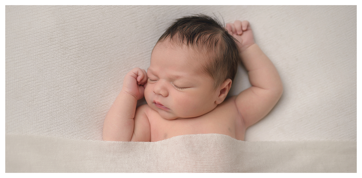 Organic newborn portraits by Hartford's best newborn photographer, Kelli Dease.