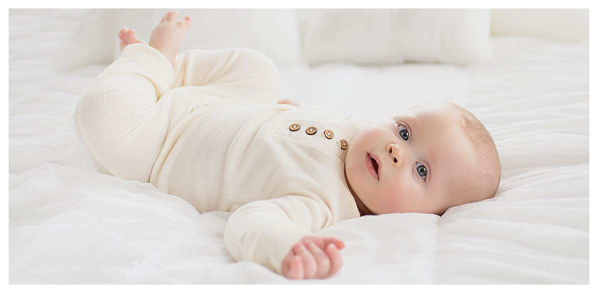 Connecticut baby photographer in Farmington Valley. Neutral, natural, organic, classic baby photography.