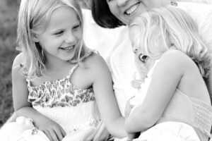 CANDID FAMILY PHOTOGRAPHERS IN CT. BEACH FAMILY PHOTO SESSION, MILFORD, CT.