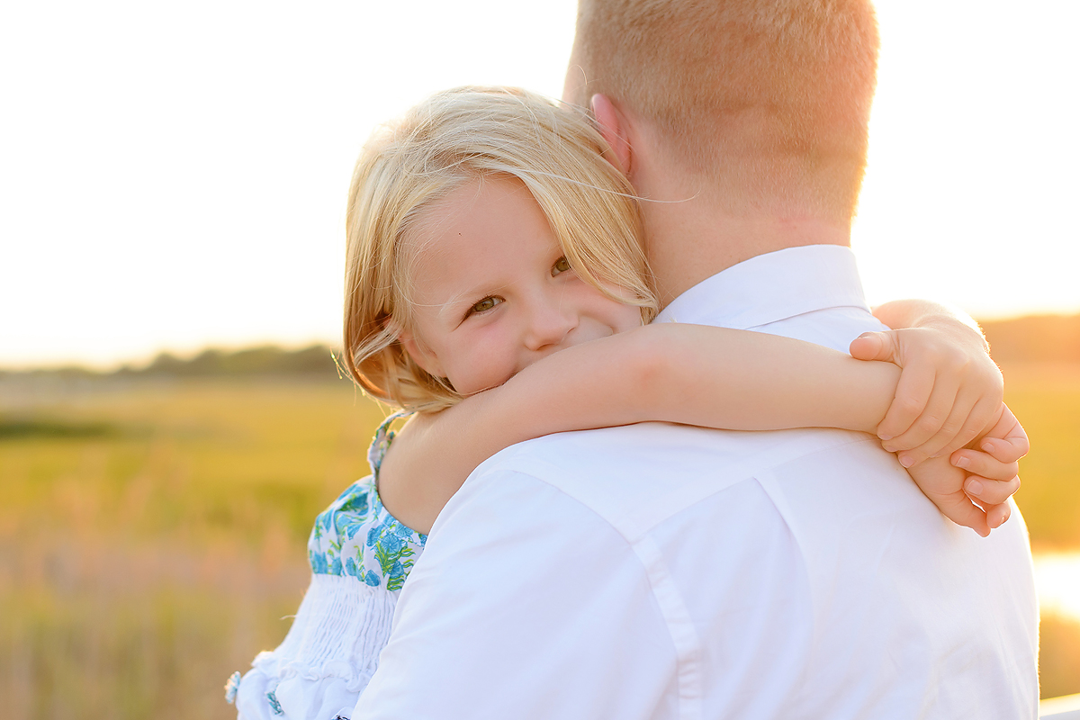 NATURAL AND CLASSIC FAMILY PORTRAIT PHOTOGRAPHY IN CT