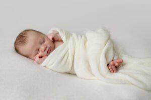 NATURAL NEWBORN PHOTOGRAPHERS WEST HARTFORD CT