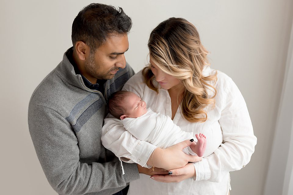 Simple and classic newborn photos | Classic, light and airy newborn photography | Farmington, CT Newborn Photographers | Baby on white backdrop | CT Portrait Studio |www.kellidease.com