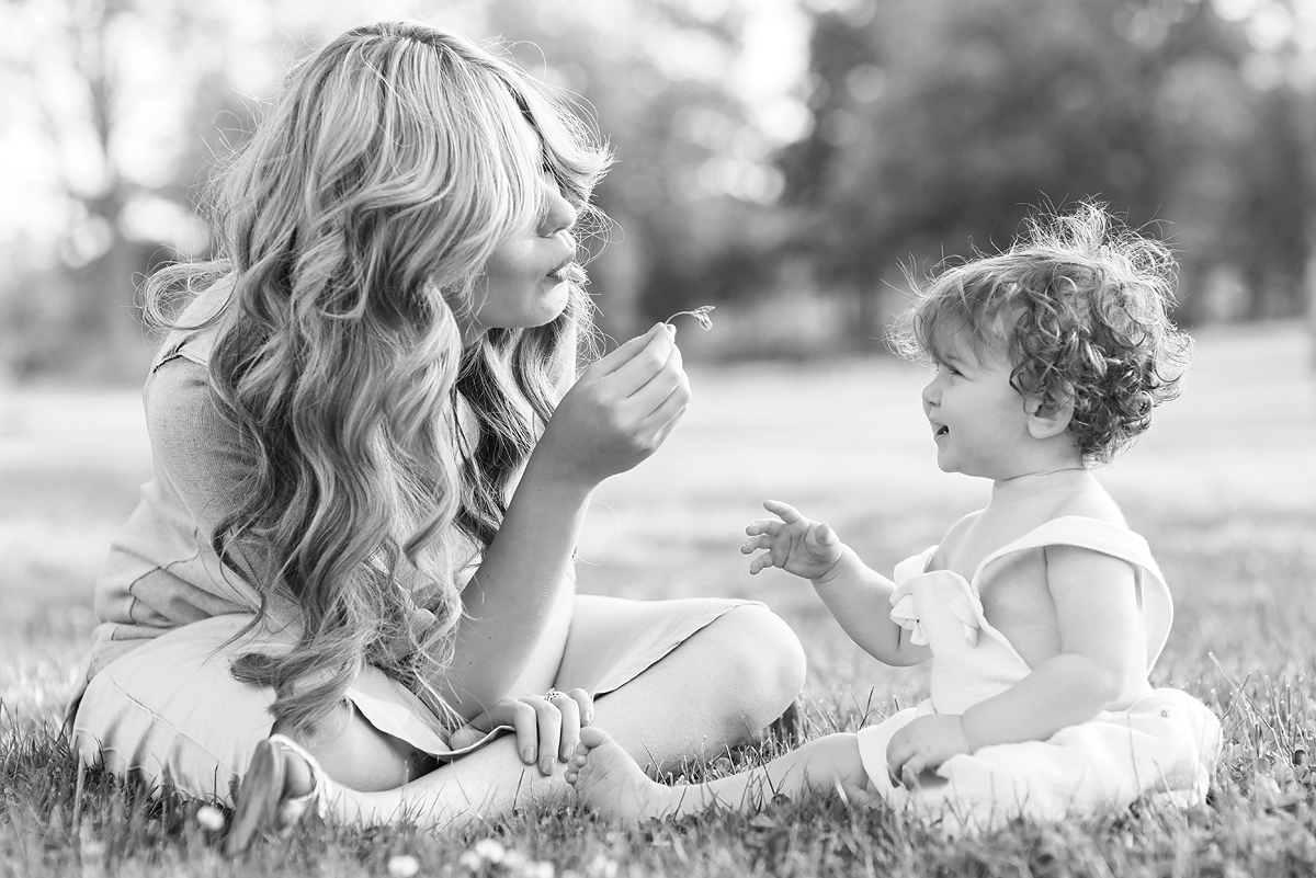 Outdoor Sunset Field Photo Session in Connecticut | CT Children's Photographer | Simsbury Family Photography | CT Photography | www.kellidease.com