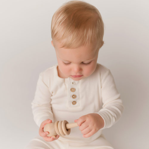Simple and classic baby photos |Best baby photographers in CT | Farmington, CT Baby Photographers | CT Portrait Studio |www.kellidease.com
