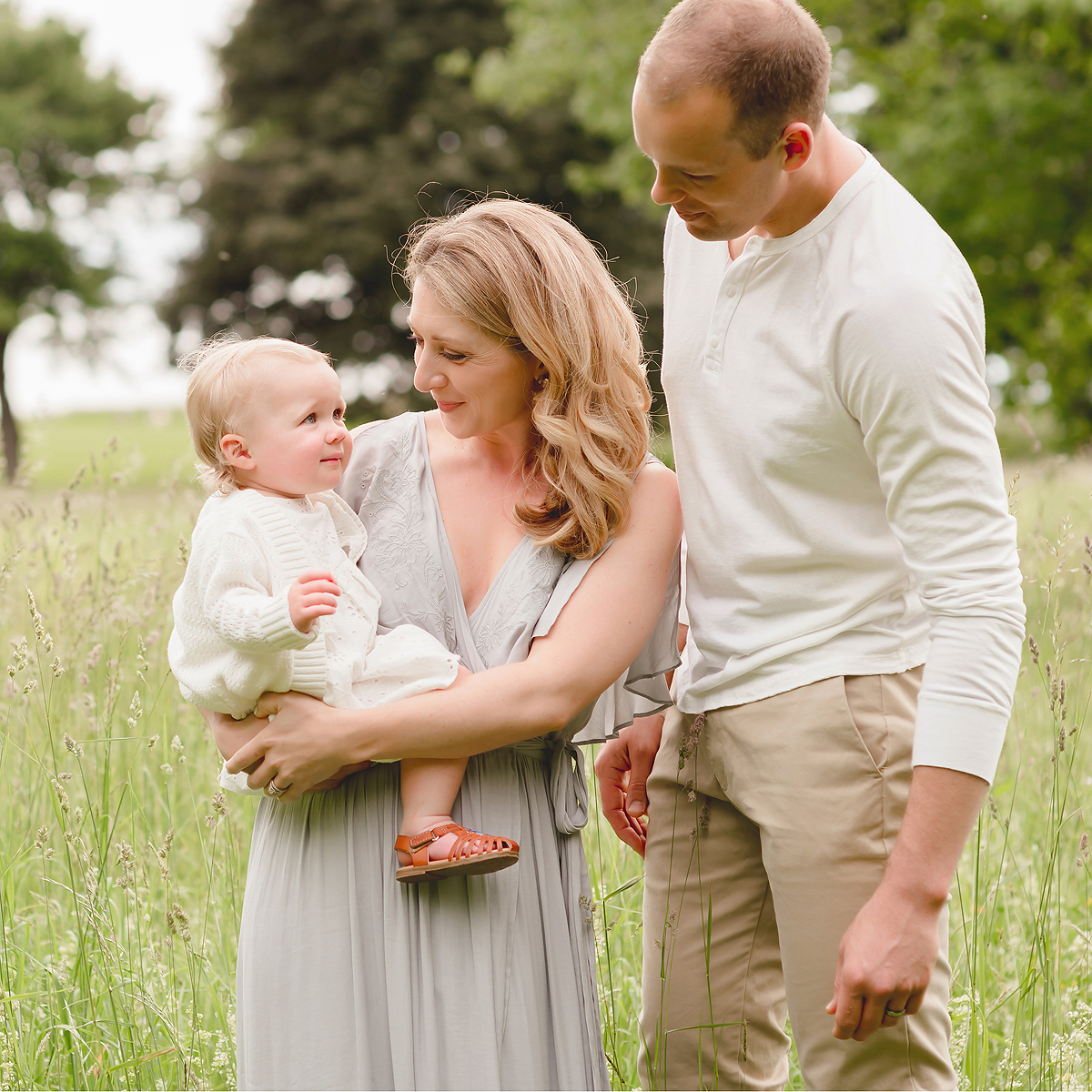 Outdoor Sunset Family Field Session in Connecticut | CT Family Photographer | Farmington CT Family Photography | CT Photography | www.kellidease.com