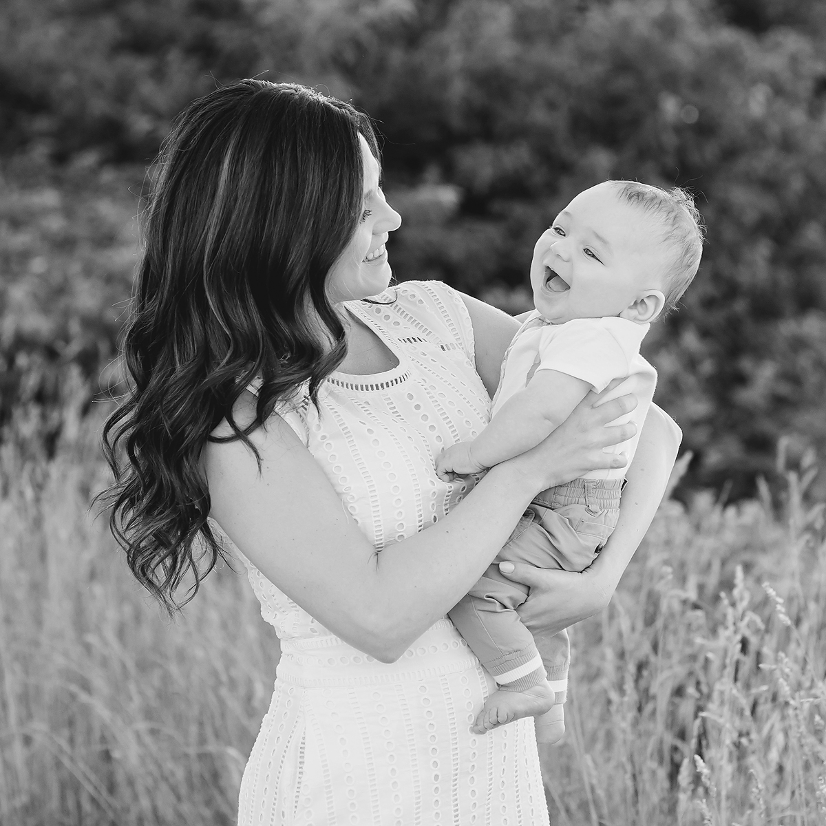 Outdoor Sunset Family Field Session in Connecticut | CT Family Photographer | Hartford County Family Photography | CT Photography | www.kellidease.com