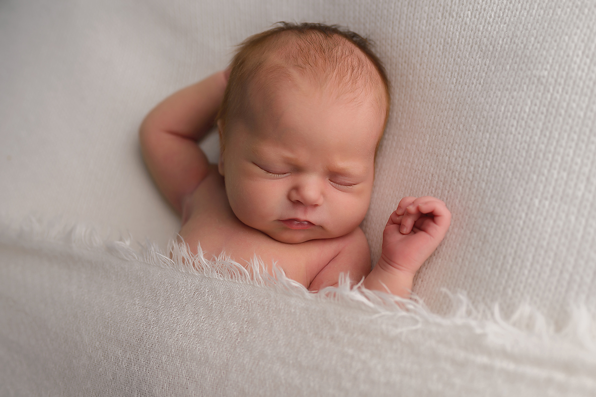 Connecticut's Best Newborn Photographer | Timeless Newborn Photography | Simsbury, CT Newborn Photographers | CT Portrait Studio |www.kellidease.com