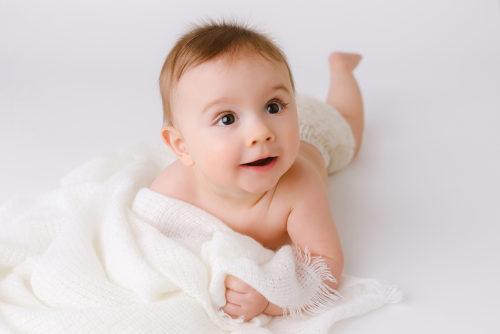 Simple and classic baby photos |Best baby photographers in CT | Farmington, CT Baby Photographers | CT Portrait Studio |www.kellidease.com