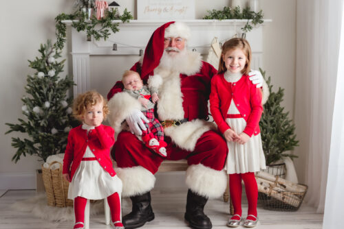 Holiday and Santa Photographers in CT | Candid Children's Photography | CT Family Photographer | Christmas Family Photography | CT Photography | www.kellidease.com