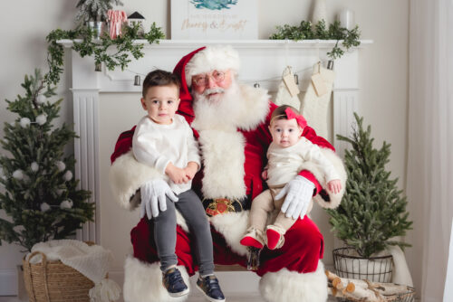 Holiday and Santa Photographers in CT | Candid Children's Photography | CT Family Photographer | Christmas Family Photography | CT Photography | www.kellidease.com