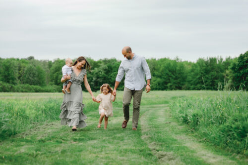 Best Family Photographers in CT | Outdoor CT Family Photography | CT Family Photographer | CT Outdoor Newborn Photography | www.kellidease.com