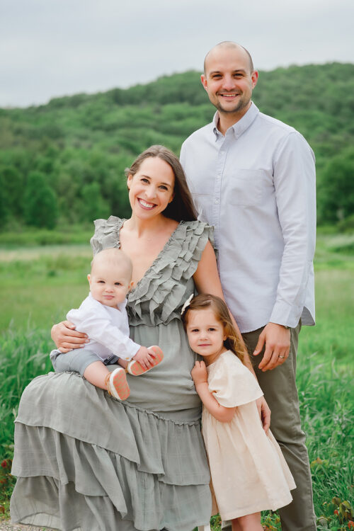 Best Family Photographers in CT | Outdoor CT Family Photography | CT Family Photographer | CT Outdoor Newborn Photography | www.kellidease.com