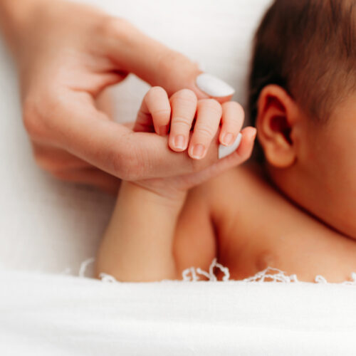 minimalist and neutral newborn photos | Connecticut's best newborn photographers | Farmington, CT Newborn Photographers | CT Portrait Studio