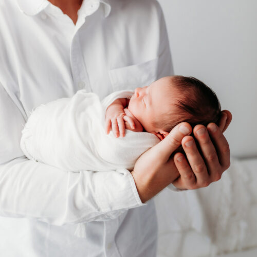 minimalist and neutral newborn photos | Connecticut's best newborn photographers | Farmington, CT Newborn Photographers | CT Portrait Studio