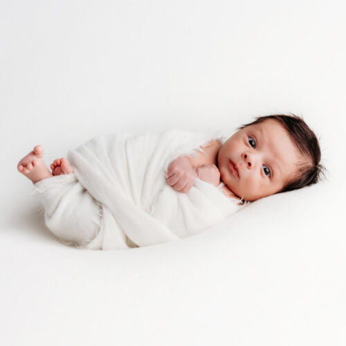 minimalist and neutral newborn photos | Connecticut's best newborn photographers | Farmington, CT Newborn Photographers | CT Portrait Studio