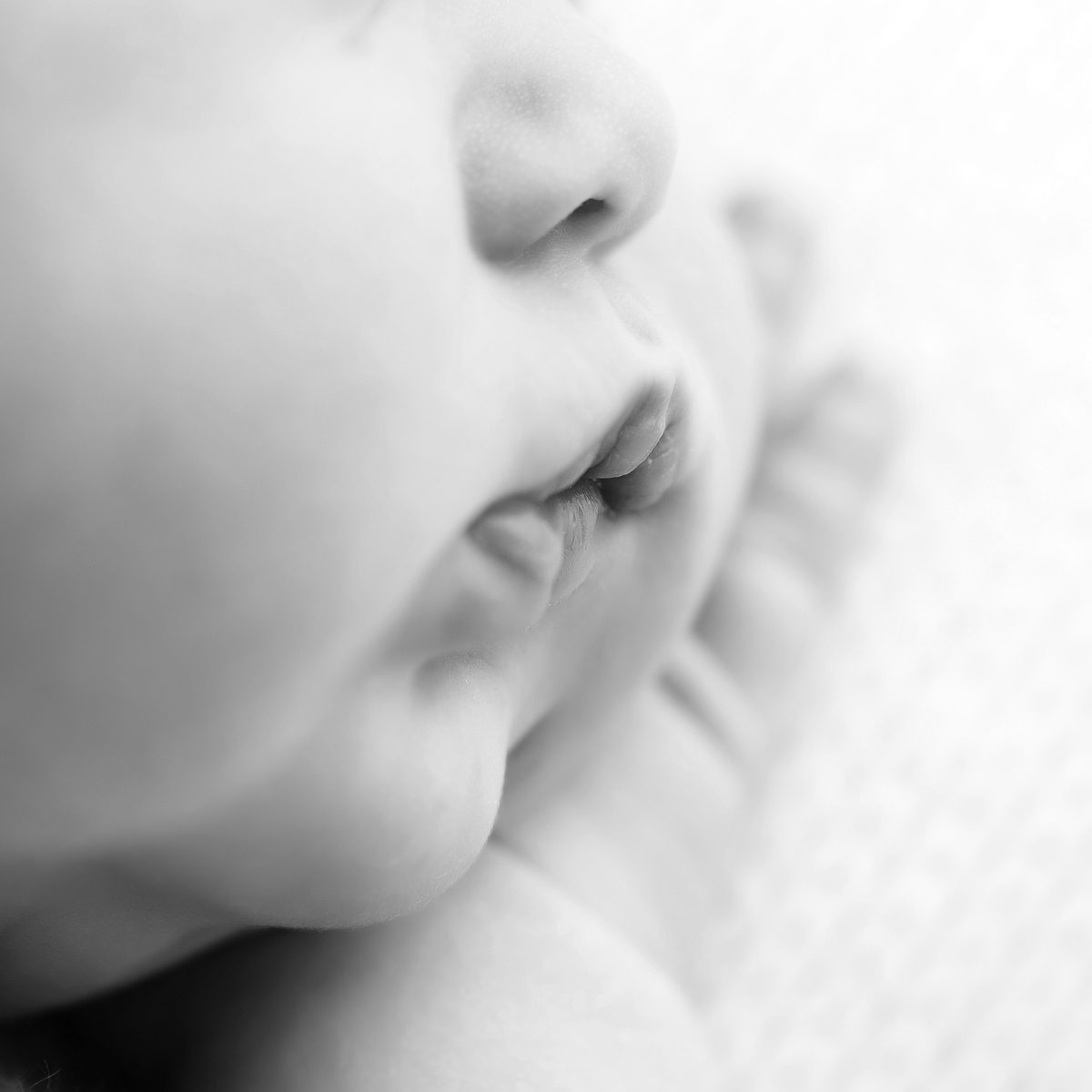 minimalist and closeup newborn photos | Connecticut's best newborn photographers | Farmington, CT Newborn Photographers | CT Portrait Studio