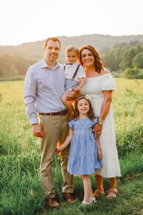 outdoor spring mini sessions in Simsbury, CT Connecticut