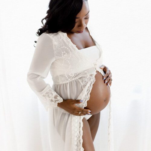 Indoor Studio Maternity Photo Shoot Connecticut | Simple, light and airy maternity photography | Farmington, CT Newborn Maternity Photographers