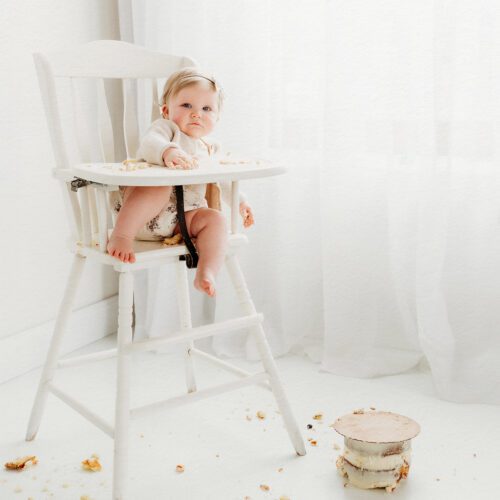 Cake Smash Birthday Photo Shoot Connecticut | Simple, light and airy childrens photography | Farmington, CT Child and Family Photographers