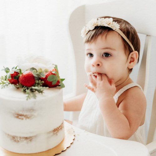 Cake Smash Birthday Photo Shoot Connecticut | Simple, light and airy childrens photography | Farmington, CT Child and Family Photographers
