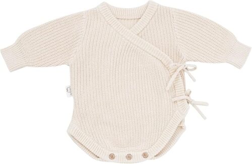 Outfits for newborn and family photo sessions. These styles feature soft fabrics, gentle movement, and relaxed silhouettes that photograph beautifully. Ideal for neutral, light-filled newborn sessions.