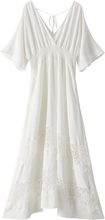 Flowy, boho-inspired dresses that are comfortable, flattering, and perfect for postpartum newborn and family photo sessions. These styles feature soft fabrics, gentle movement, and relaxed silhouettes that photograph beautifully. Ideal for neutral, light-filled newborn sessions.