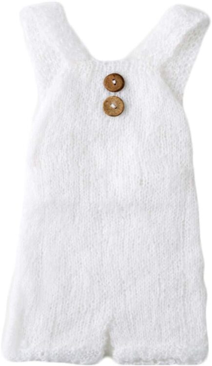 Flowy, boho-inspired dresses that are comfortable, flattering, and perfect for postpartum newborn and family photo sessions. These styles feature soft fabrics, gentle movement, and relaxed silhouettes that photograph beautifully. Ideal for neutral, light-filled newborn sessions.